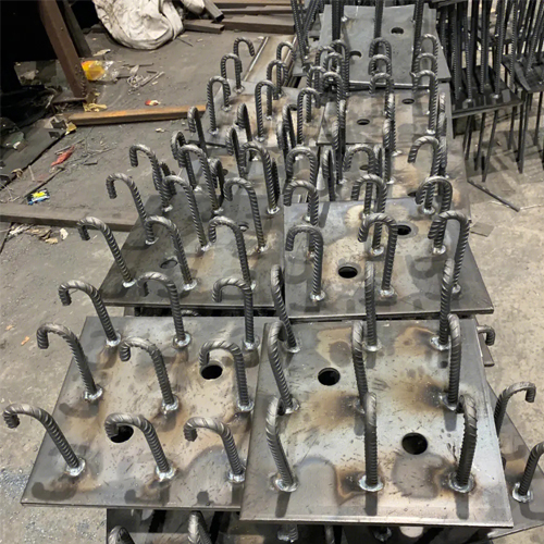 图纸中如何确定随州预埋件的位置？